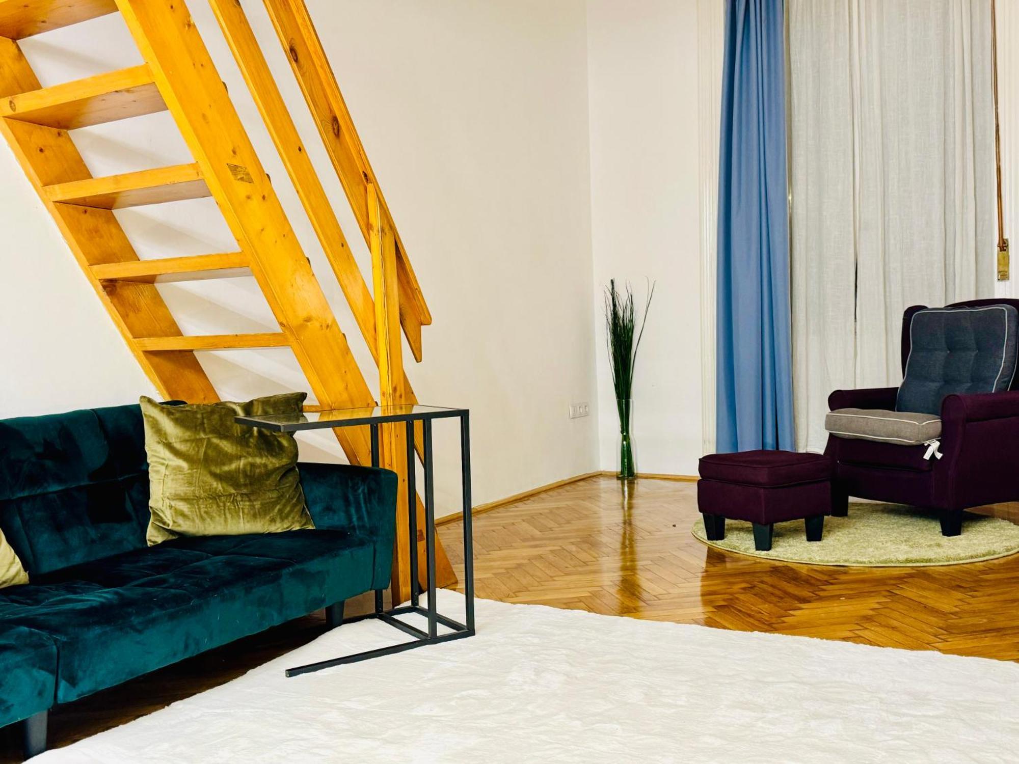 Vibrant Center Apartament *